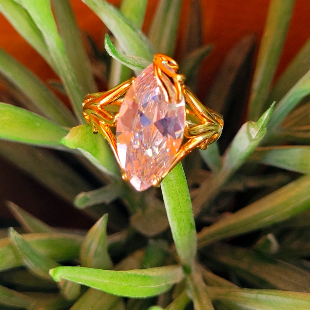 Gold plated crystal ring size 9 - Picture 1 of 2
